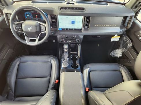 New 2025 Ford Bronco Badlands image 11