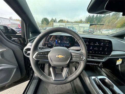 New 2026 Chevrolet Equinox EV LT image 10