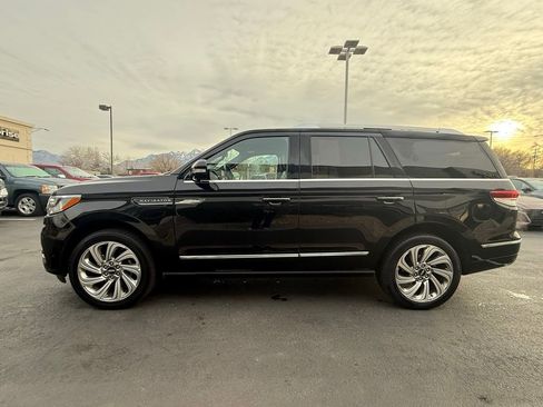 Used 2024 Lincoln Navigator Reserve image 4