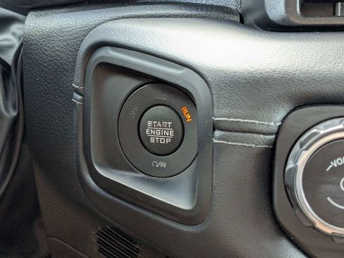 Used 2025 Jeep Wrangler Unlimited Sahara AWD/4WD image 28