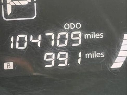Used 2017 Nissan Versa Note SV FWD image 9