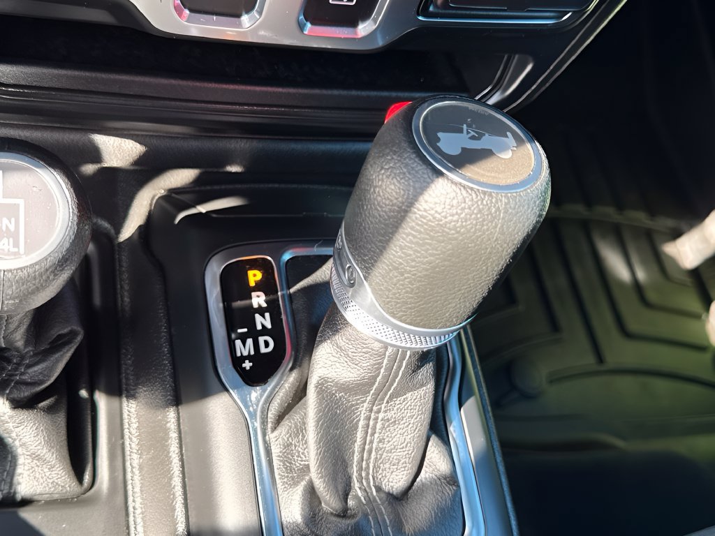 Used 2025 Jeep Wrangler Sport AWD/4WD image 11