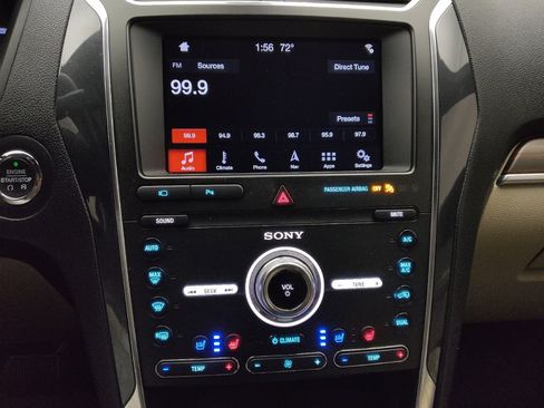 Used 2019 Ford Explorer Limited w/ Ford Safe & Smart Package FWD image 25