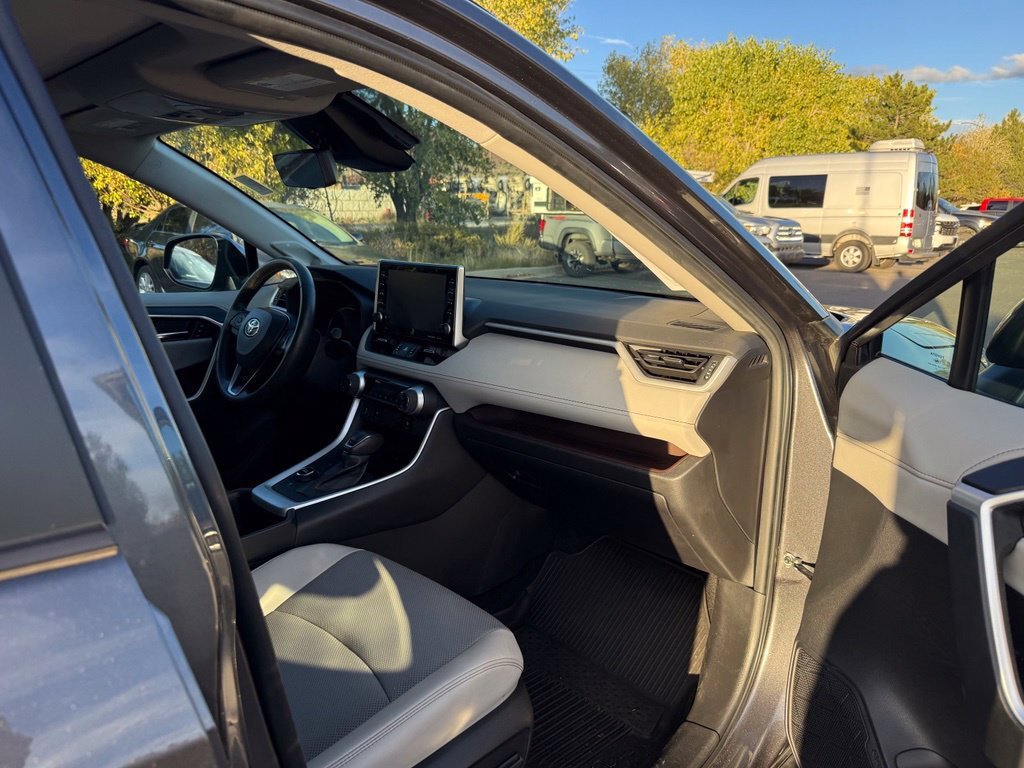Used 2022 Toyota RAV4 Limited AWD/4WD image 14
