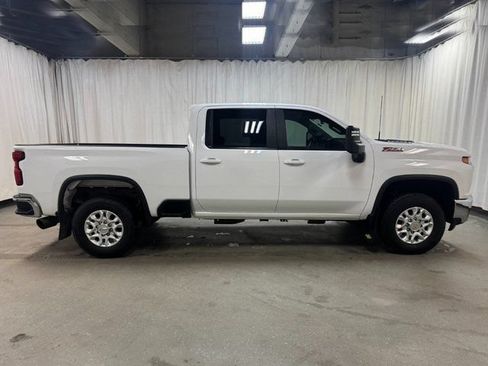 Used 2020 Chevrolet Silverado 2500 LT w/ Z71 Off-Road Package AWD/4WD image 4