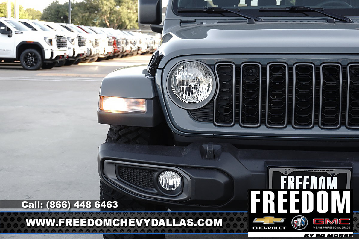 Used 2025 Jeep Gladiator Sport AWD/4WD image 42