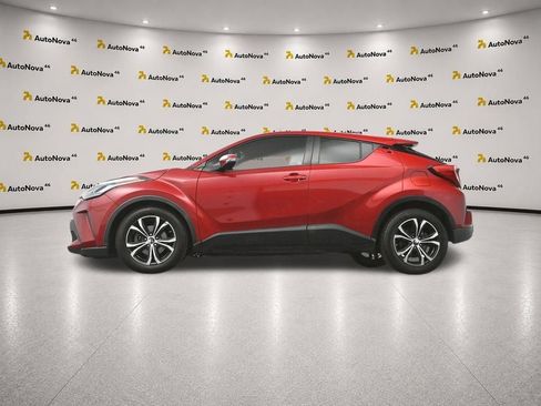 Used 2020 Toyota C-HR LE FWD image 39