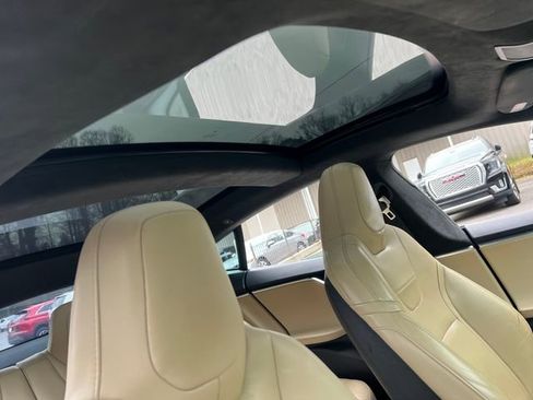 Used 2016 Tesla Model S 70 image 31