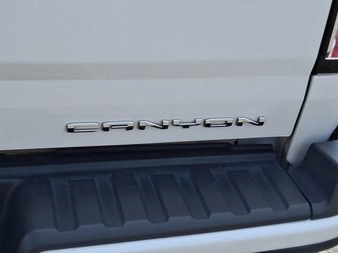 Used 2022 GMC Canyon Denali image 31