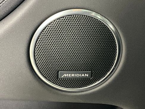 Used 2025 Land Rover Discovery Sport S image 18