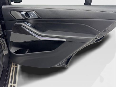 Used 2021 BMW X7 xDrive40i w/ Premium Package image 47