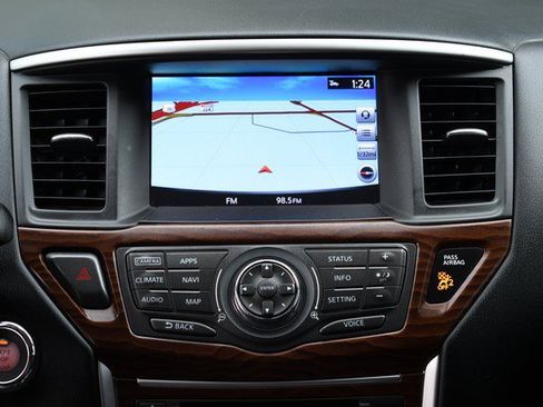 Used 2017 Nissan Pathfinder Platinum AWD/4WD image 21