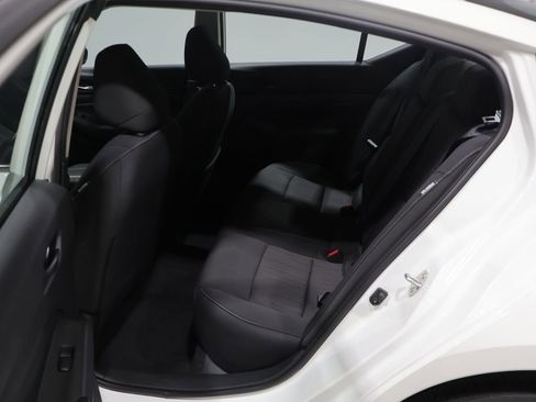 Used 2025 Nissan Altima 2.5 SV image 18