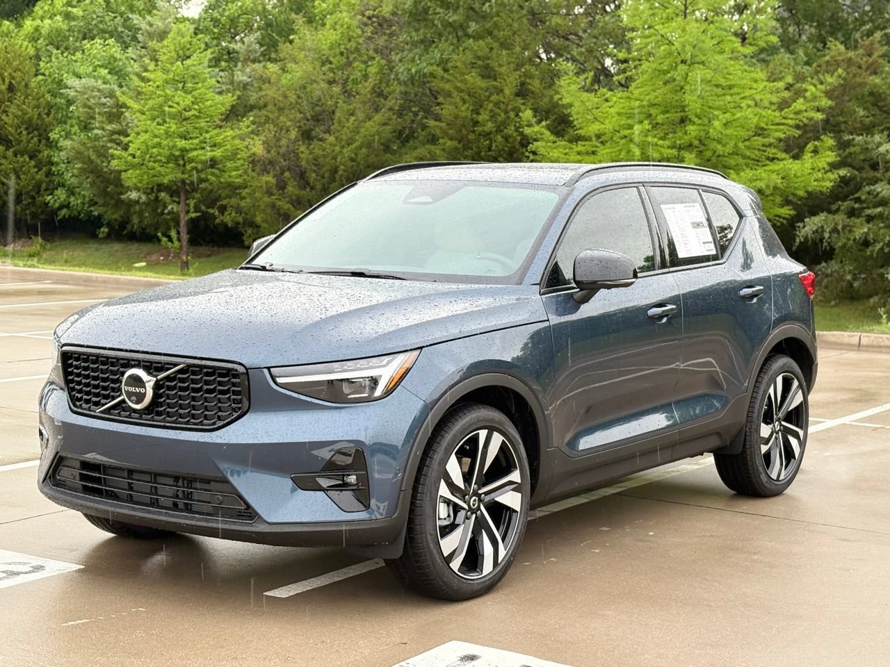 New 2026 Volvo XC40 B5 Ultra w/ Protection Package Premier AWD/4WD image 2