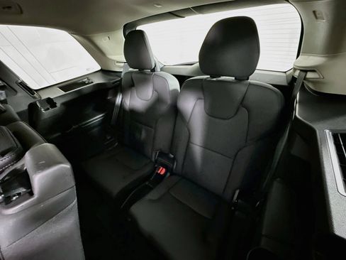 Used 2025 Volvo XC90 B5 Plus AWD/4WD image 29