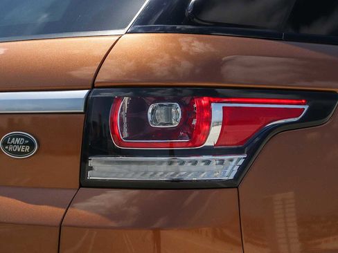 Used 2016 Land Rover Range Rover Sport HSE AWD/4WD image 10
