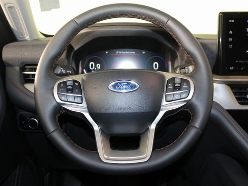 Certified 2025 Ford Explorer Active image 16