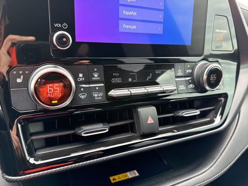 Used 2023 Toyota Highlander XSE image 17