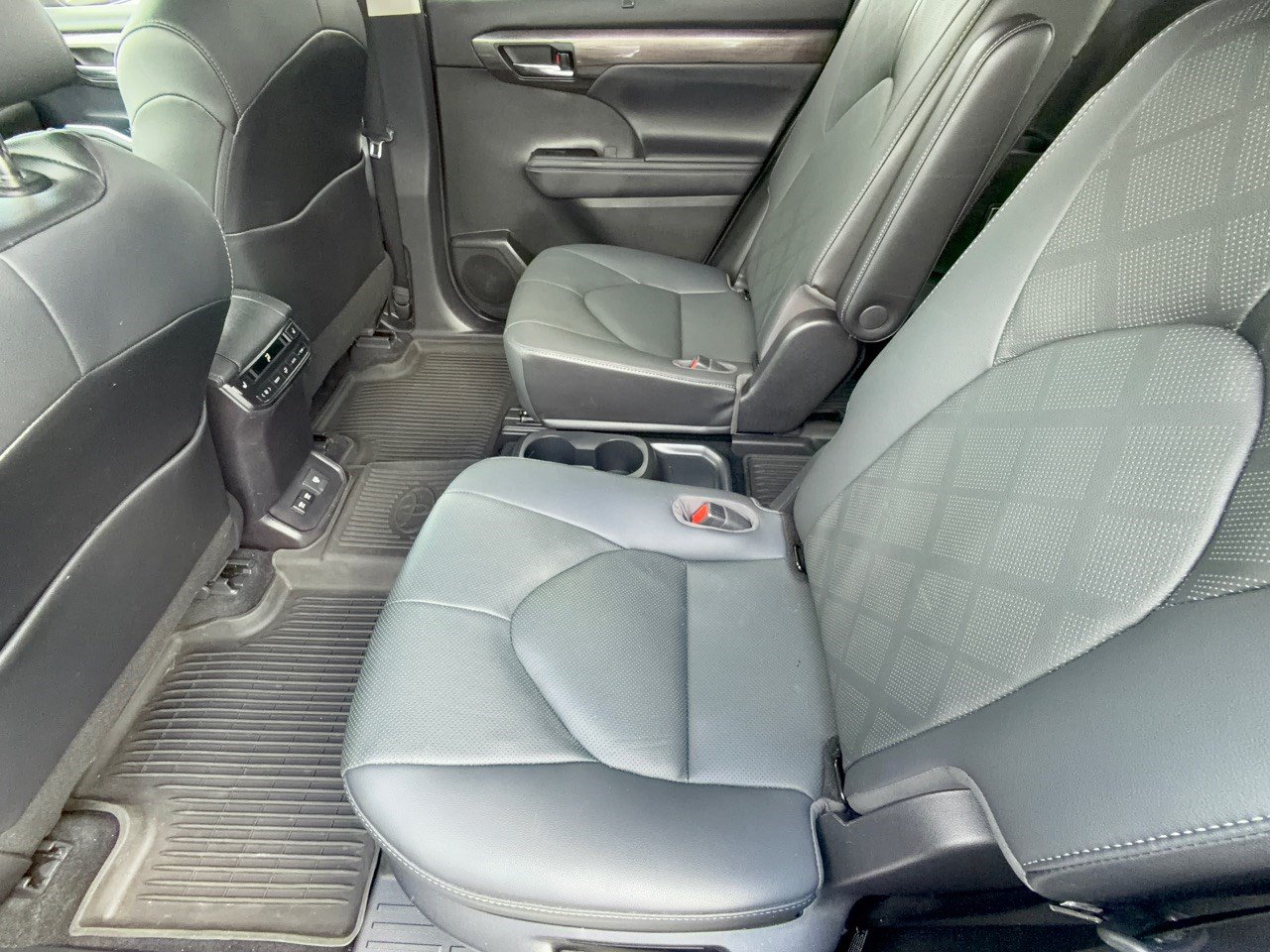 Certified 2021 Toyota Highlander Platinum FWD image 25