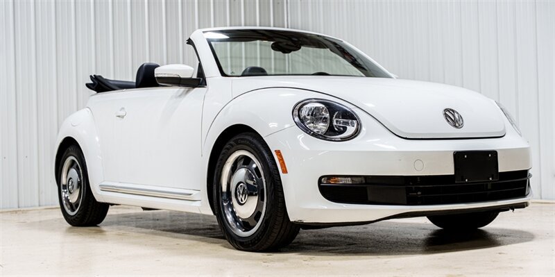 Used 2016 Volkswagen Beetle 1.8T Denim FWD image 1