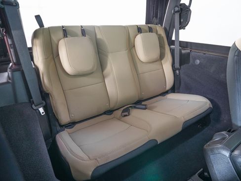 Used 2021 Jeep Wrangler Willys image 10