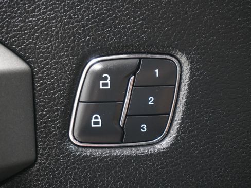 Used 2018 Ford F250 Platinum w/ Platinum Ultimate Package image 17