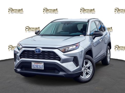 Used 2021 Toyota RAV4 LE AWD/4WD image 1
