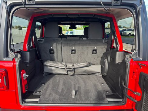 Used 2023 Jeep Wrangler Unlimited Sport image 11
