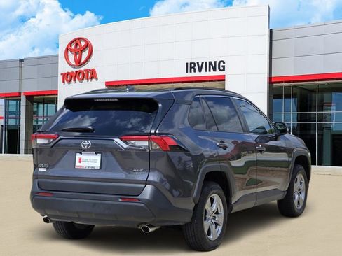 Used 2024 Toyota RAV4 XLE AWD/4WD image 4