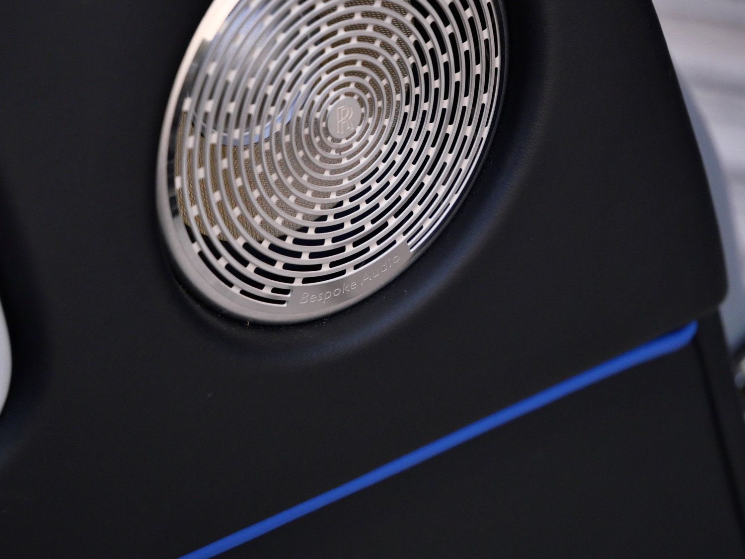 Used 2018 Rolls-Royce Dawn RWD image 29