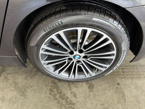 Used 2019 BMW 530i w/ Convenience Package RWD image 11