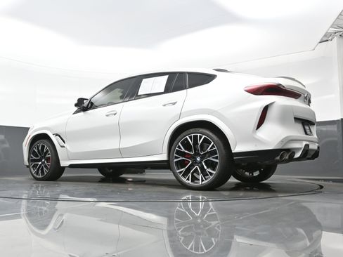 Used 2022 BMW X6 M w/ Executive Package image 33