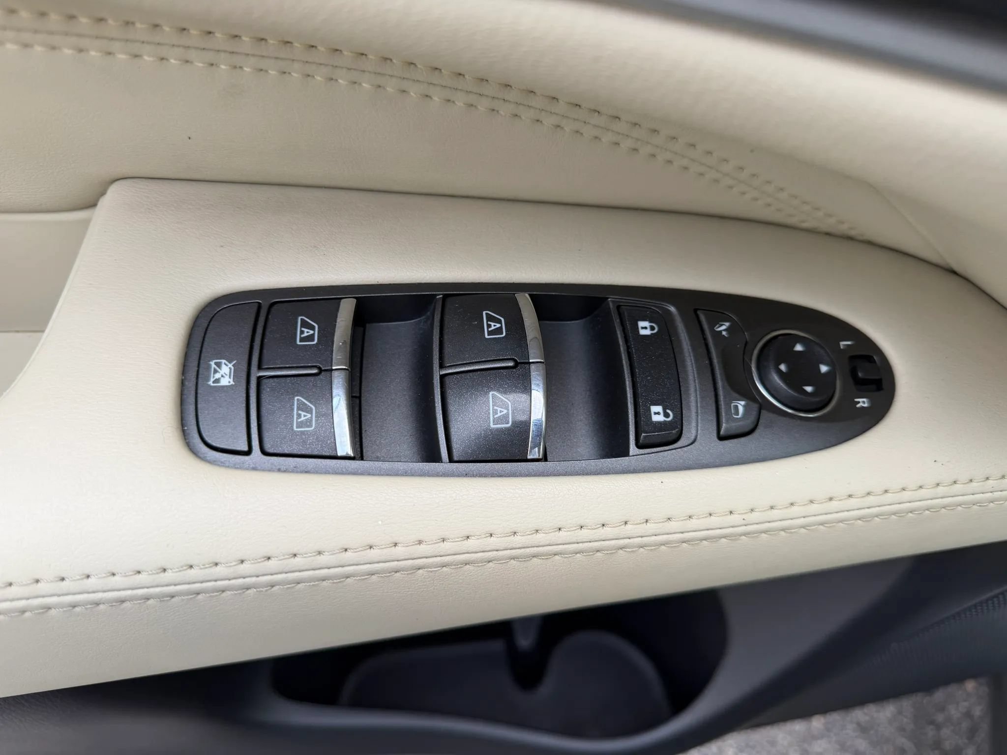 Used 2017 INFINITI QX60 Luxe w/ Premium Plus Package AWD/4WD image 13