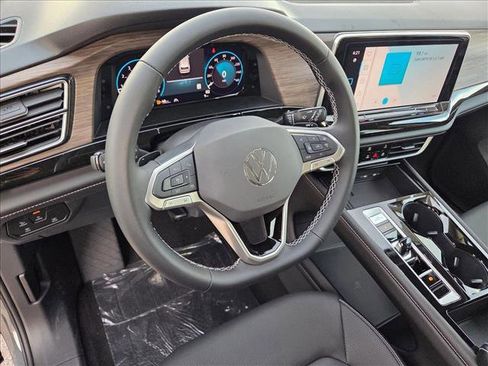 New 2026 Volkswagen Atlas SEL image 3