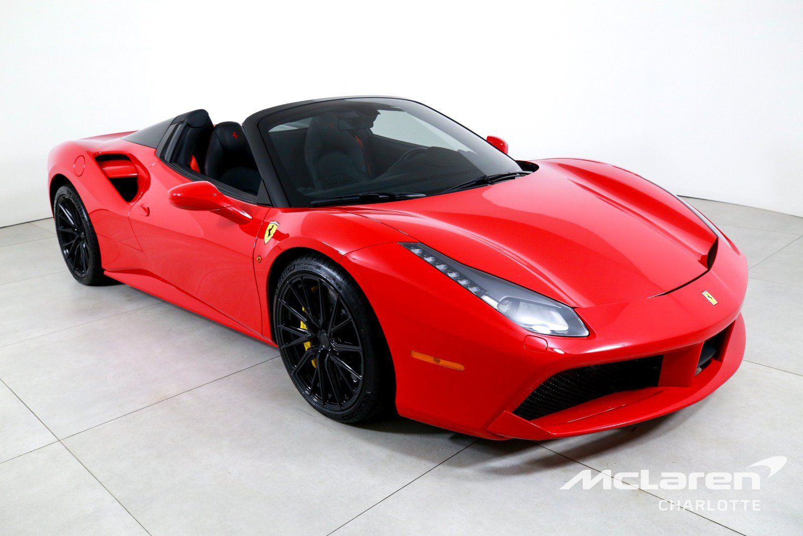 Used 2018 Ferrari 488 Spider RWD image 4