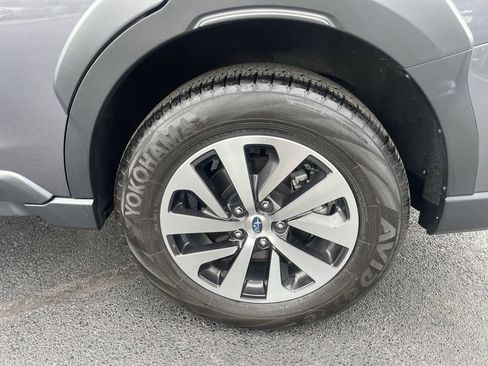 Used 2025 Subaru Outback Premium image 8