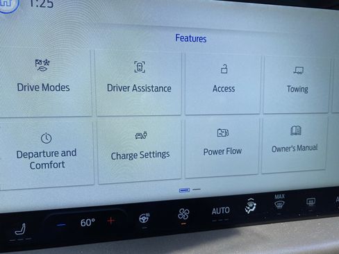New 2025 Ford Escape SE w/ Class II Trailer Tow Package FWD image 30