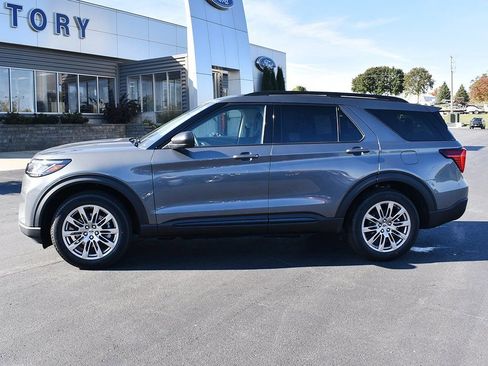 New 2026 Ford Explorer Active w/ Active Comfort Package image 2