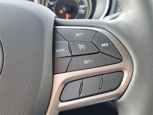 Used 2021 Jeep Cherokee Latitude Lux image 20