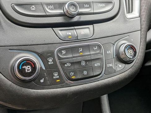 Used 2022 Chevrolet Malibu LT image 15