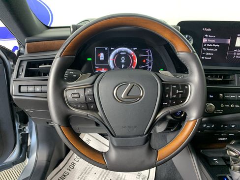 Used 2022 Lexus ES 300h Ultra Luxury w/ Accessory Package FWD image 21