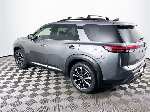 New 2026 Nissan Pathfinder Platinum image 5