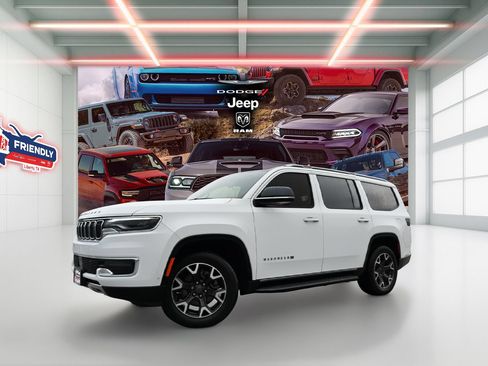 Used 2024 Jeep Wagoneer Series III AWD/4WD image 1