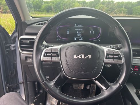 Used 2024 Kia Telluride LX image 5