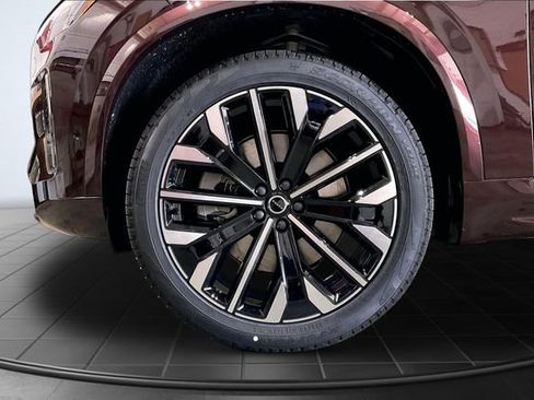New 2026 Volvo XC90 T8 Ultra w/ Lounge Package AWD/4WD image 16