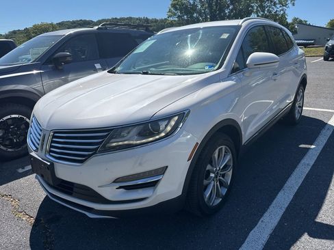 Used 2018 Lincoln MKC Select w/ Select Plus Package AWD/4WD image 2