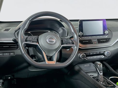 Used 2024 Nissan Altima 2.5 SR image 17