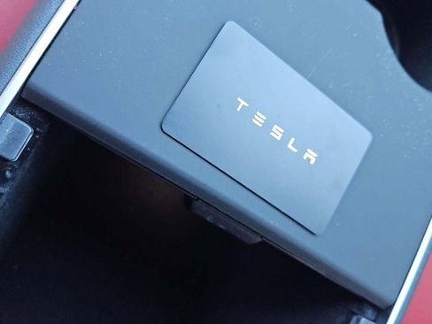 Used 2021 Tesla Model Y Long Range image 21