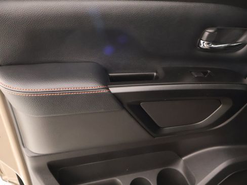 Used 2023 Nissan Titan PRO-4X w/ Pro-4x Convenience Package image 18