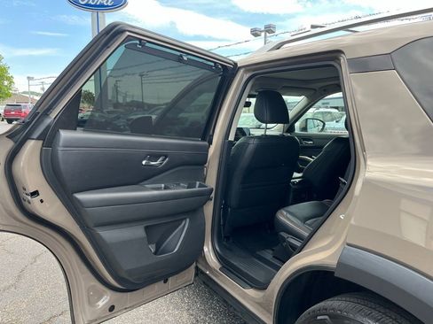 Used 2023 Nissan Pathfinder Platinum AWD/4WD image 27